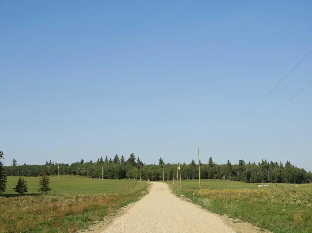 7 Country Acres Rural Ponoka County AB T0C 2J0