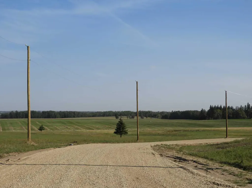 7 Country Acres Rural Ponoka County AB T0C 2J0