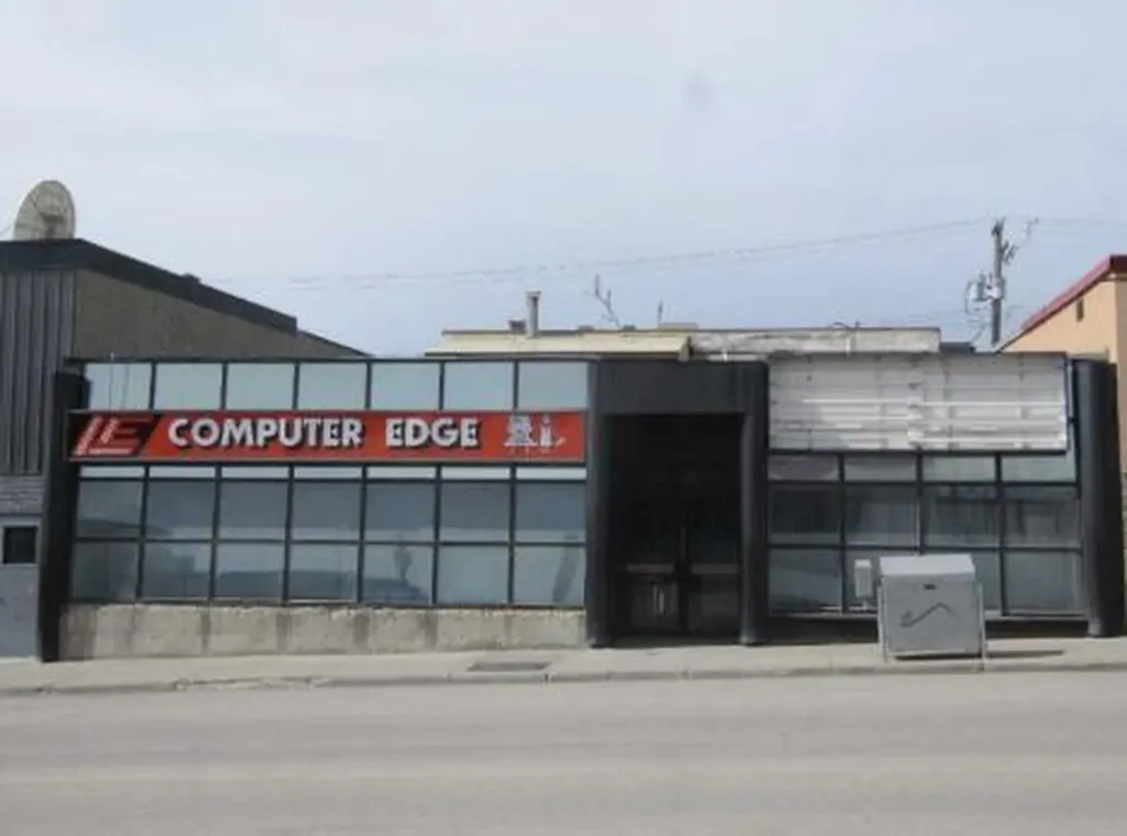 320 50 Street Edson AB T7E 1N7