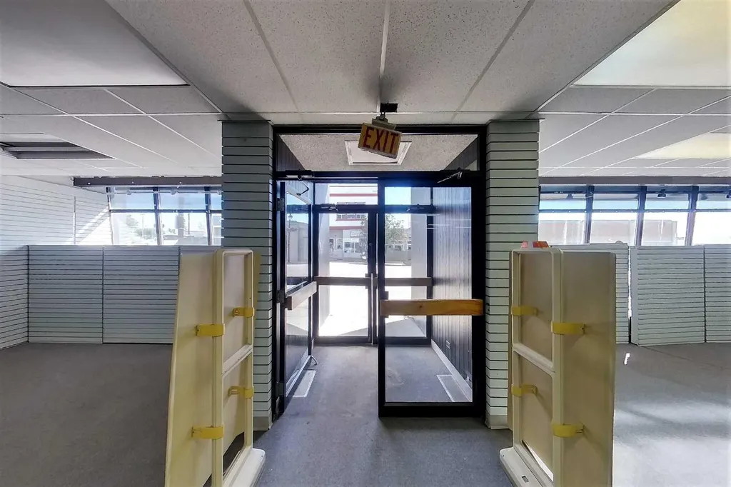 320 50 Street Edson AB T7E 1N7