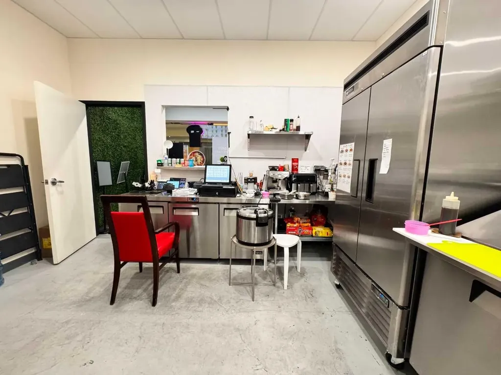 999 36 Street NE Calgary AB T2A 2Z5