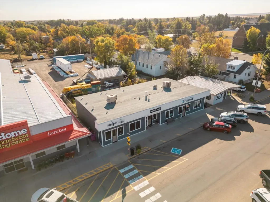 19 Broadway N Raymond AB T0K2S0