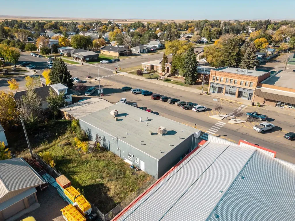 19 Broadway N Raymond AB T0K2S0