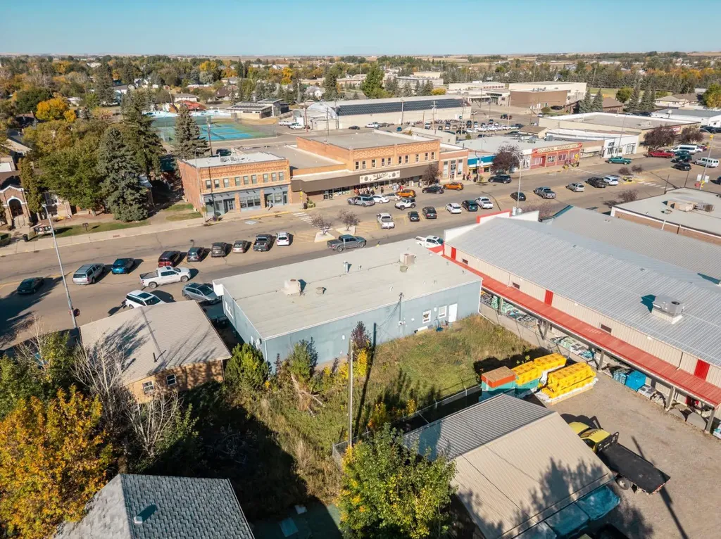 19 Broadway N Raymond AB T0K2S0