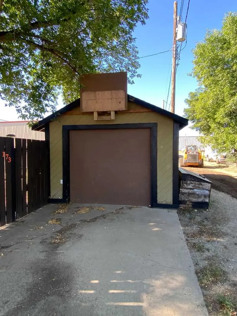 165 Centre Street Tilley AB T0J 3K0