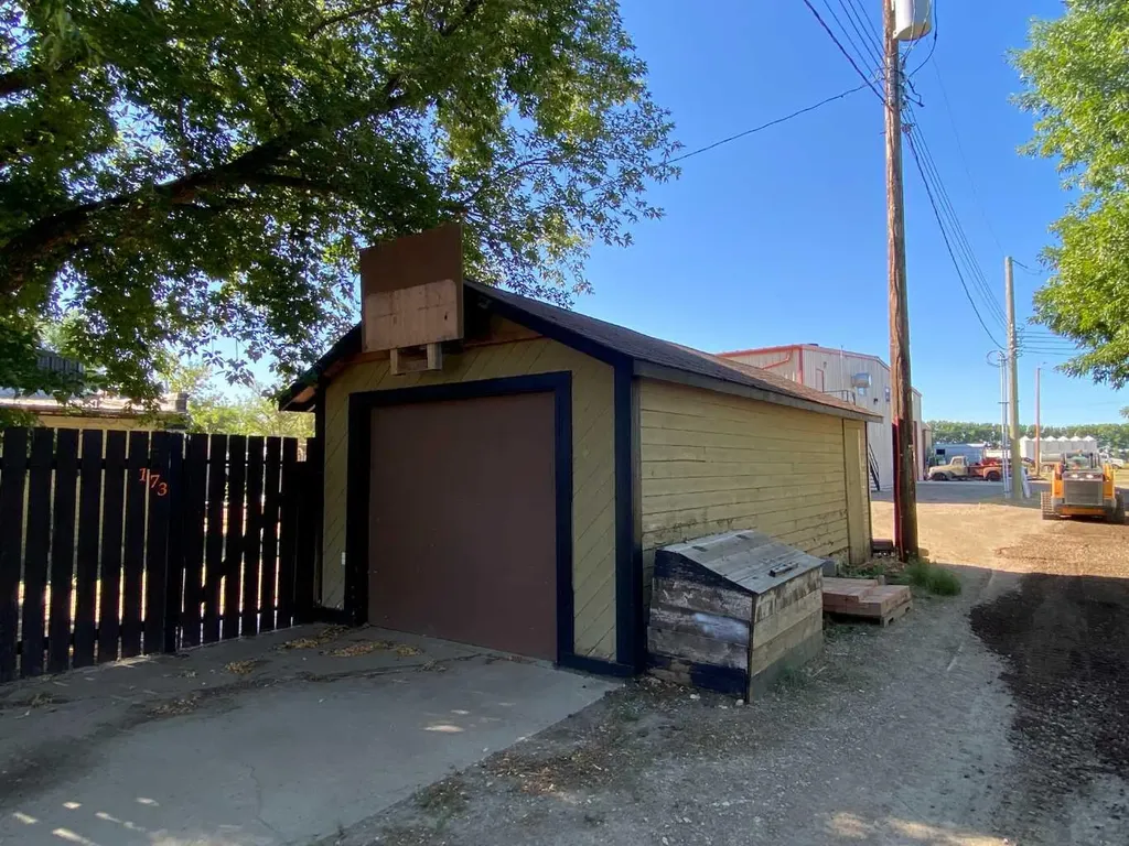 165 Centre Street Tilley AB T0J 3K0