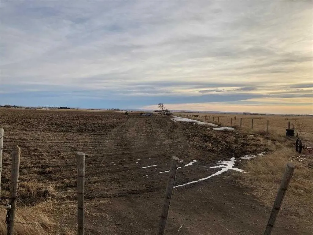 NE-33-6-20-4 Warner County Raymond AB T0K 2S0