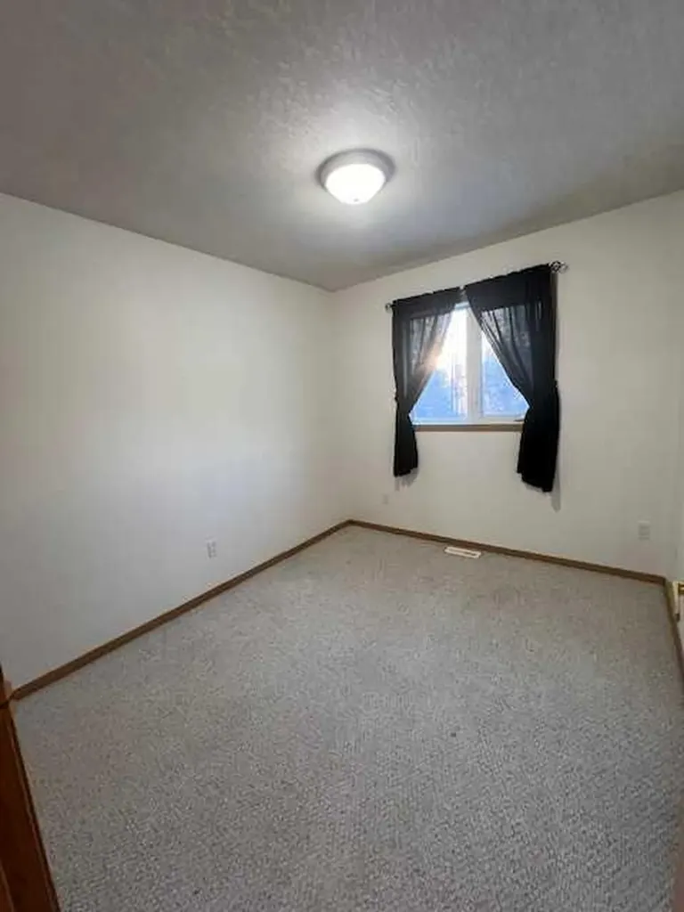7a/7b Pembina Rainbow Lake AB T0H 2N0