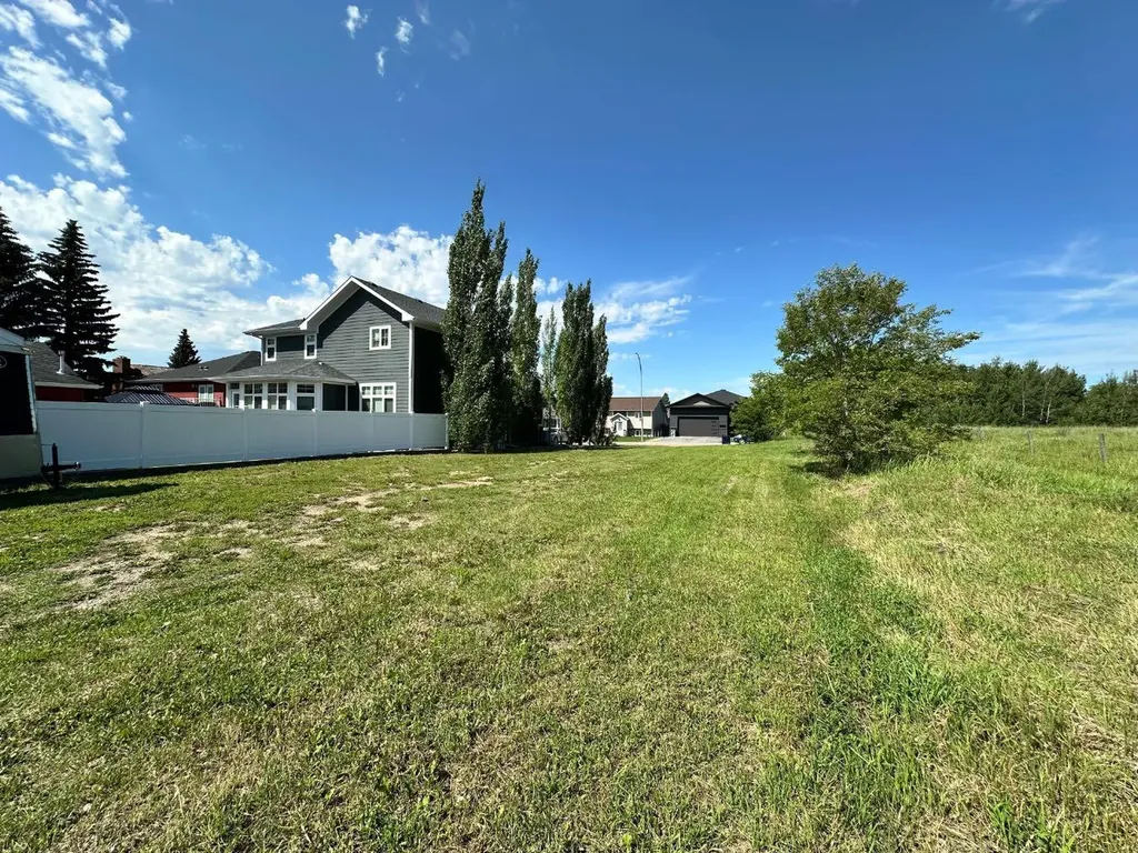 1129 17 Street Wainwright AB T9W 1E5