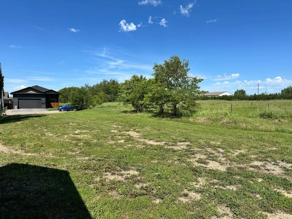 1129 17 Street Wainwright AB T9W 1E5