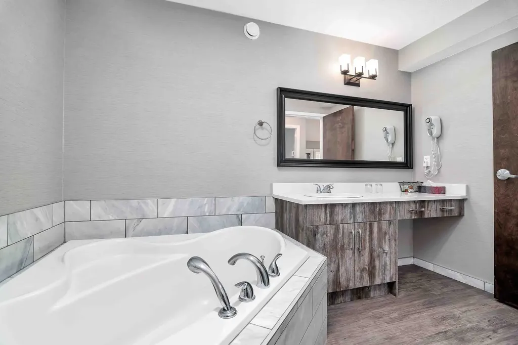401 4 Street Rural Cypress County AB T0J 1C0