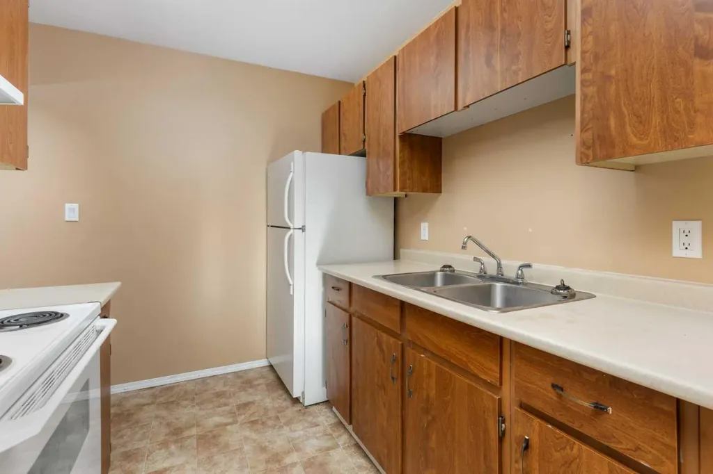 5418 52 Street Camrose AB T4V 4A6