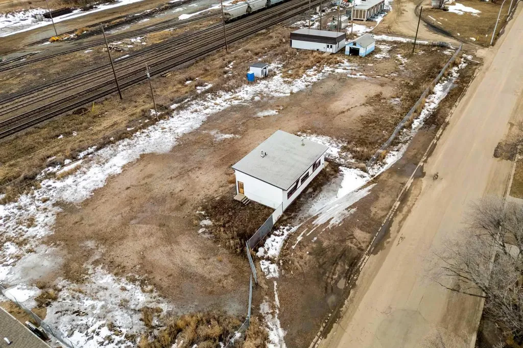 1101 1 Avenue Wainwright AB T9W 1G9