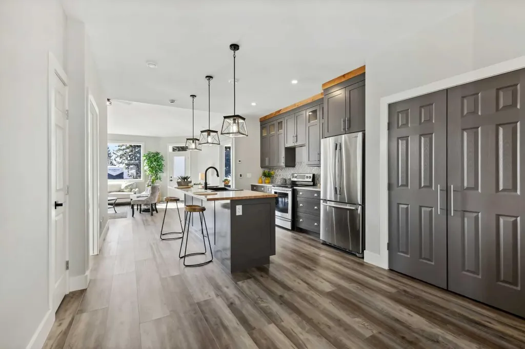 610 4 Avenue SW Sundre AB T0M 1X0