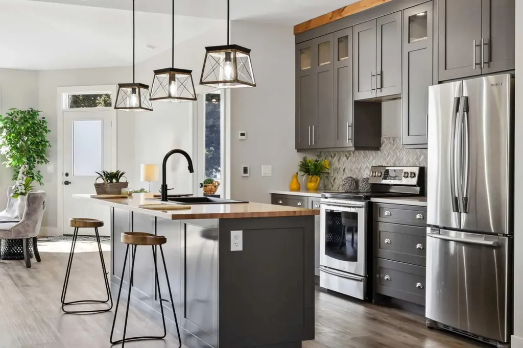 610 4 Avenue SW Sundre AB T0M 1X0