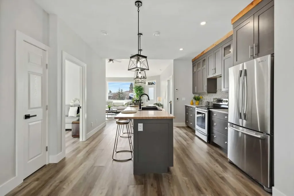 610 4 Avenue SW Sundre AB T0M 1X0