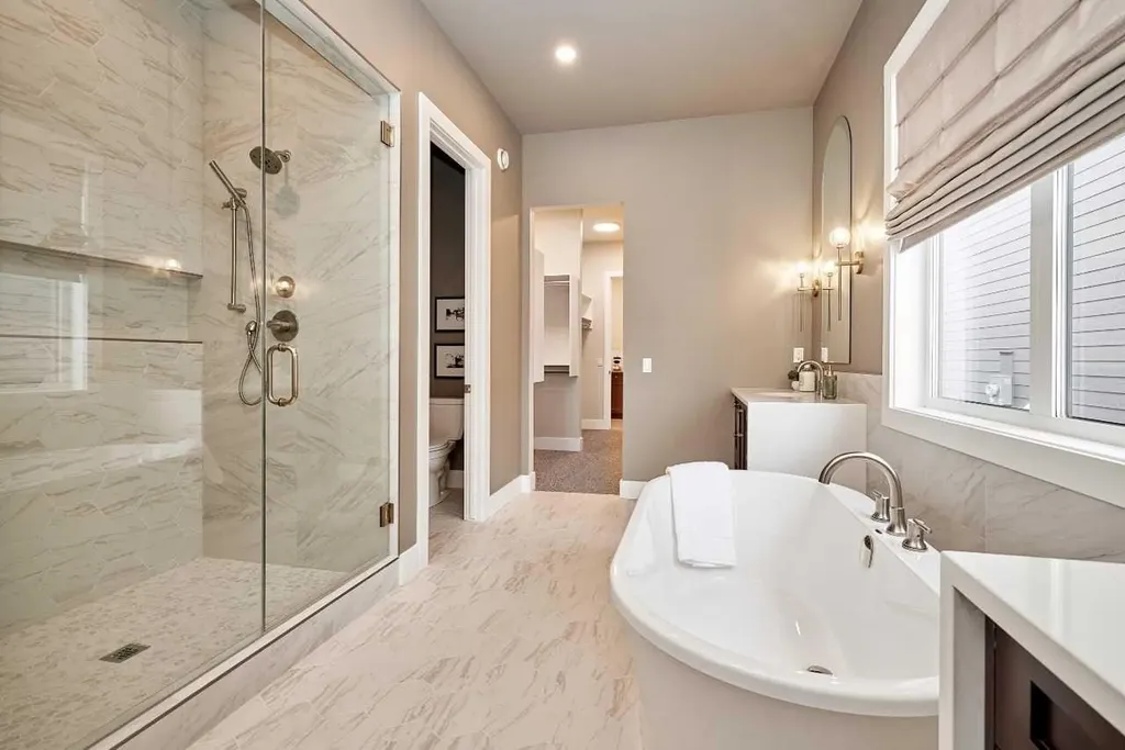 233 Rowmont Drive NW Calgary AB T3L2N7