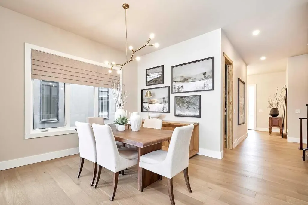 233 Rowmont Drive NW Calgary AB T3L2N7