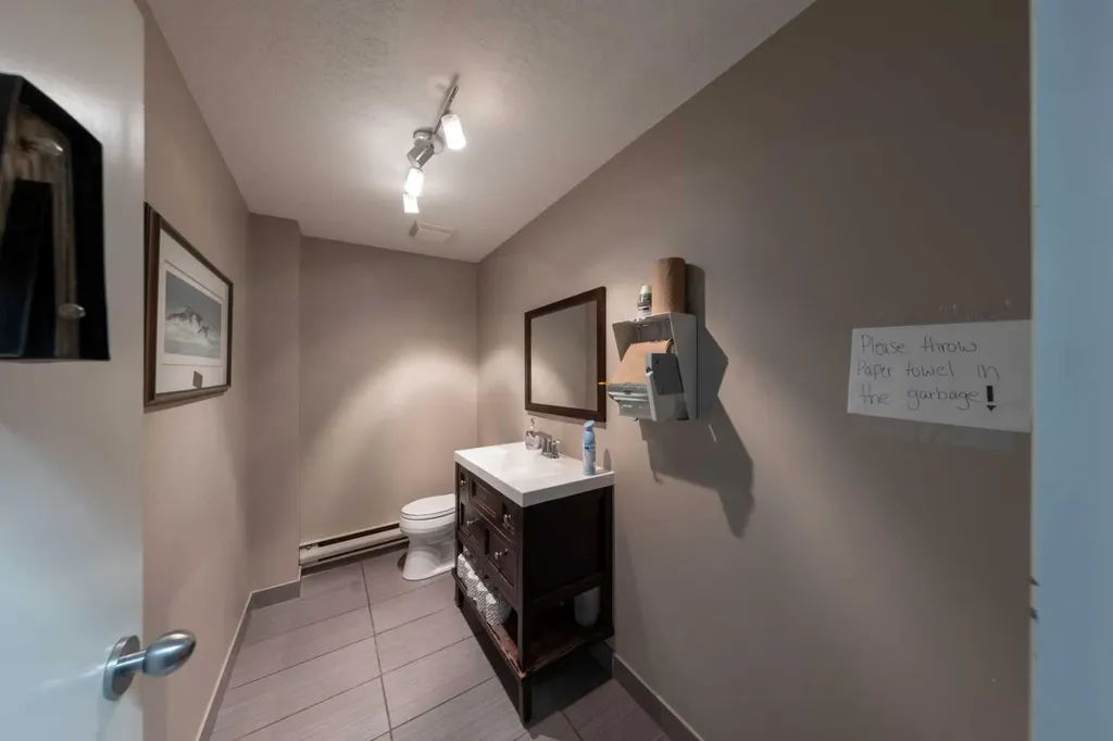 4809 50 Avenue Lloydminster SK S9V 0P6