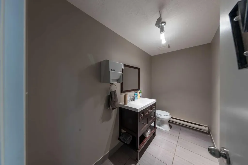 4809 50 Avenue Lloydminster SK S9V 0P6