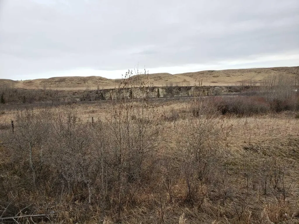 W:5 R:4 T:26 S:7 Q:se &NE,& NW Rural Rocky View County AB T0L1N0