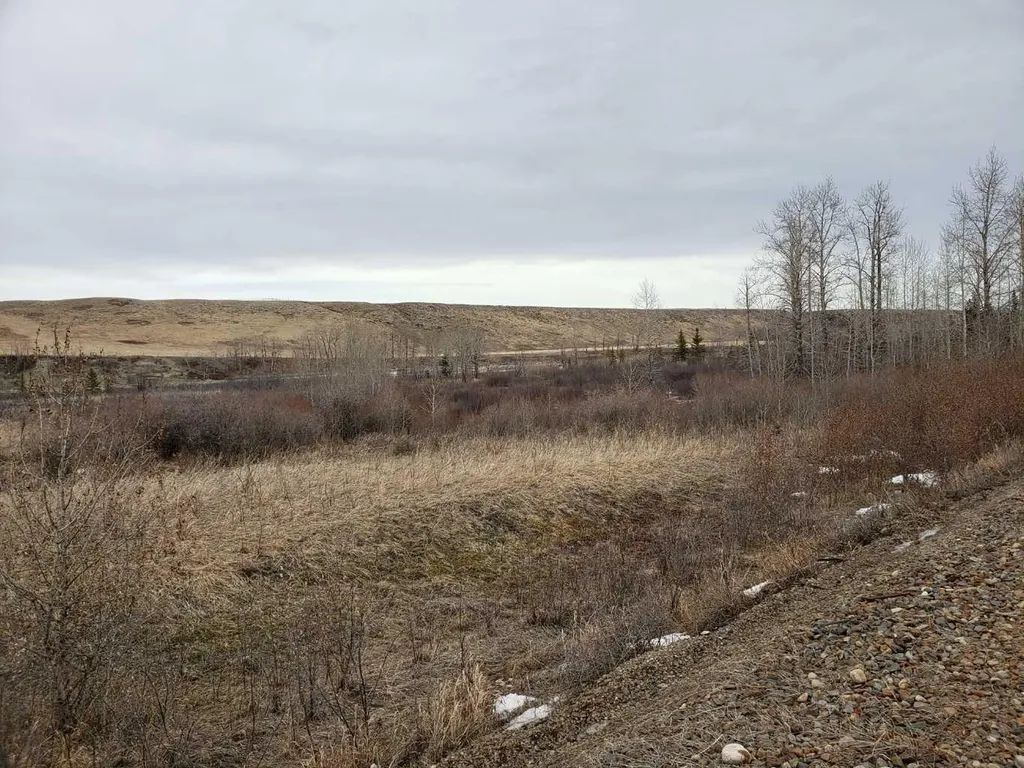 W:5 R:4 T:26 S:7 Q:se &NE,& NW Rural Rocky View County AB T0L1N0