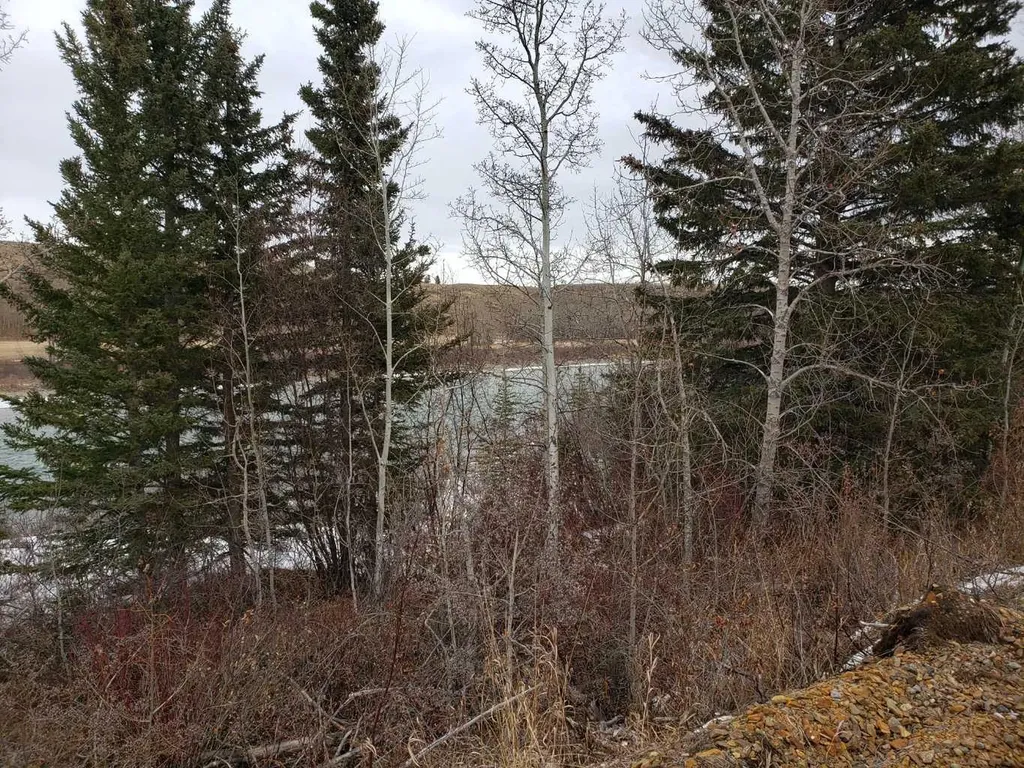 W:5 R:4 T:26 S:7 Q:se &NE,& NW Rural Rocky View County AB T0L1N0