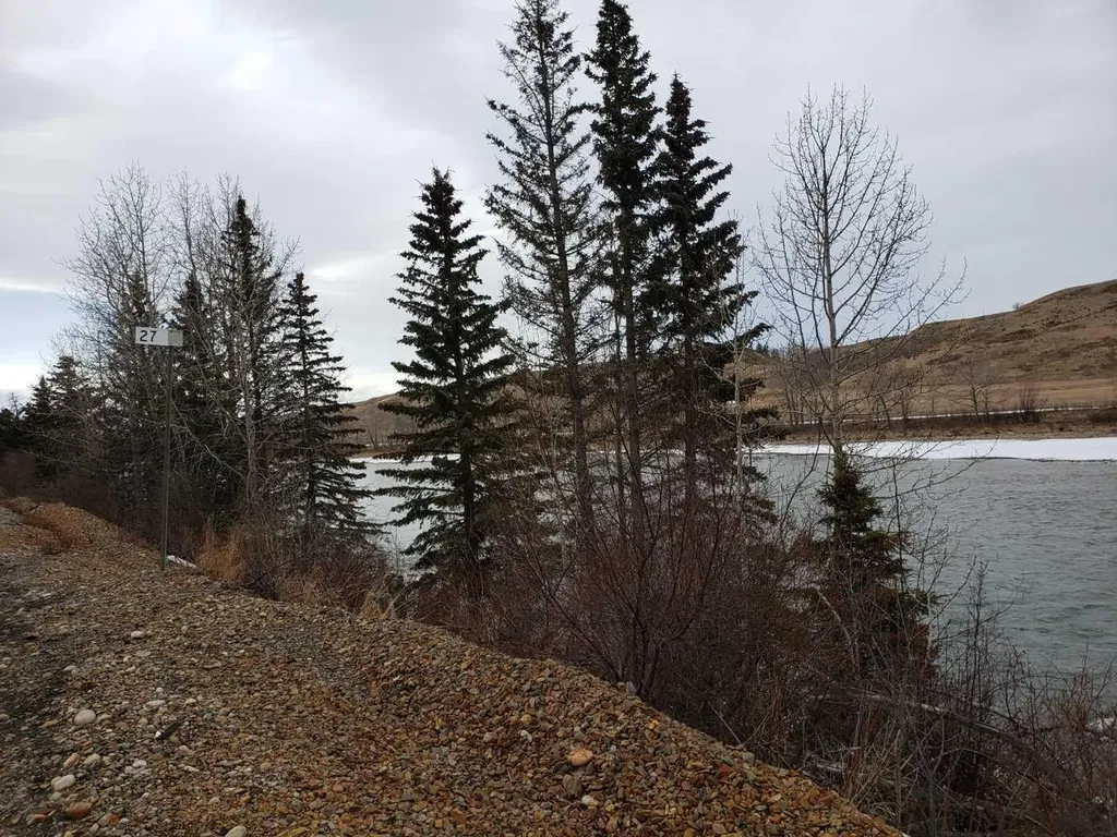 W:5 R:4 T:26 S:7 Q:se &NE,& NW Rural Rocky View County AB T0L1N0