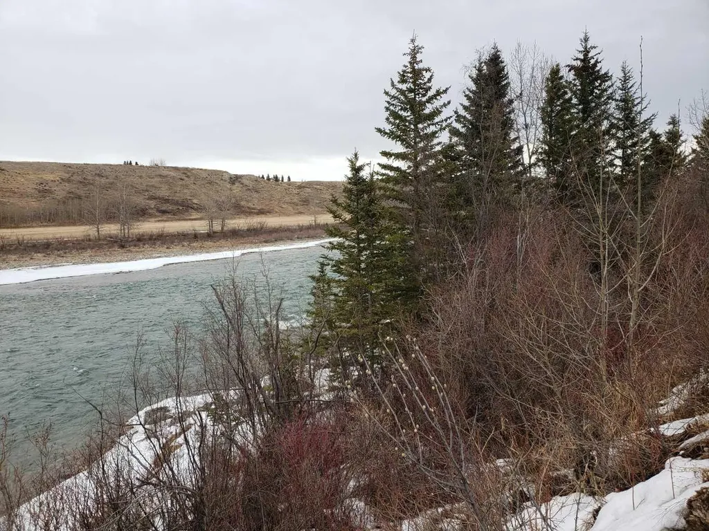 W:5 R:4 T:26 S:7 Q:se &NE,& NW Rural Rocky View County AB T0L1N0