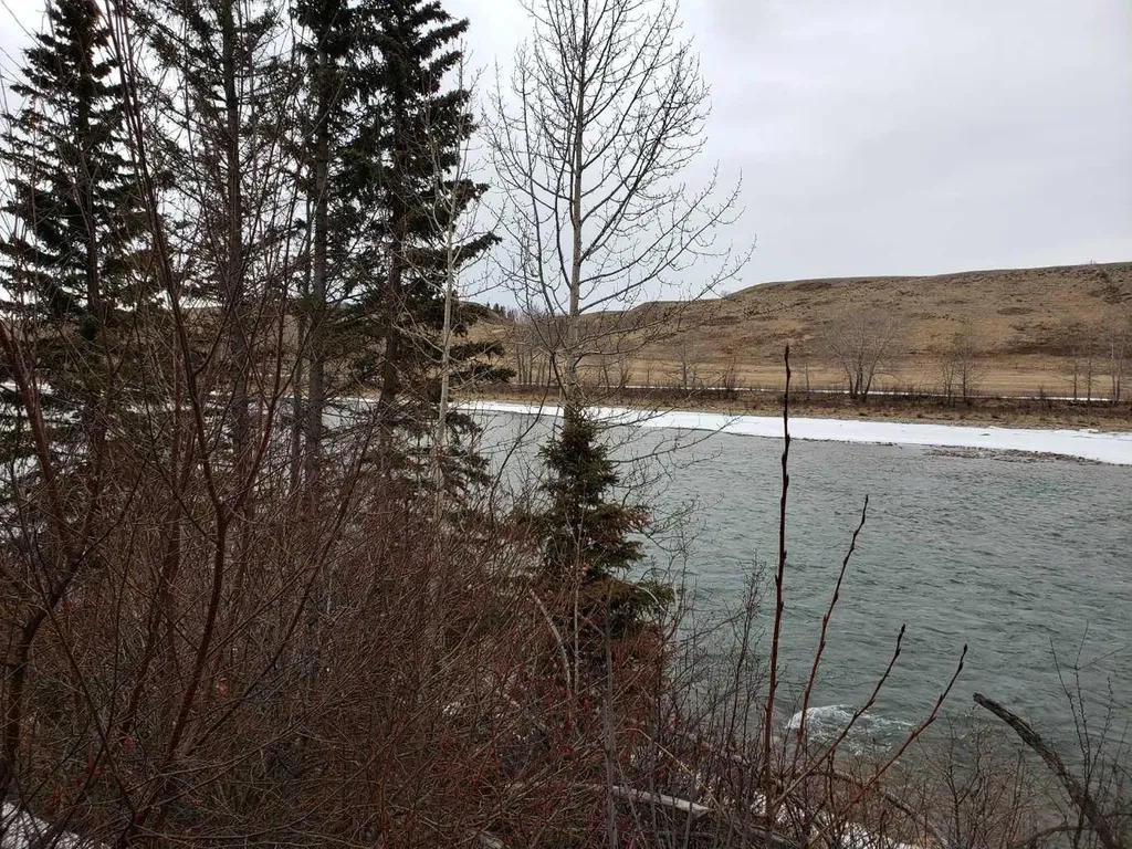 W:5 R:4 T:26 S:7 Q:se &NE,& NW Rural Rocky View County AB T0L1N0