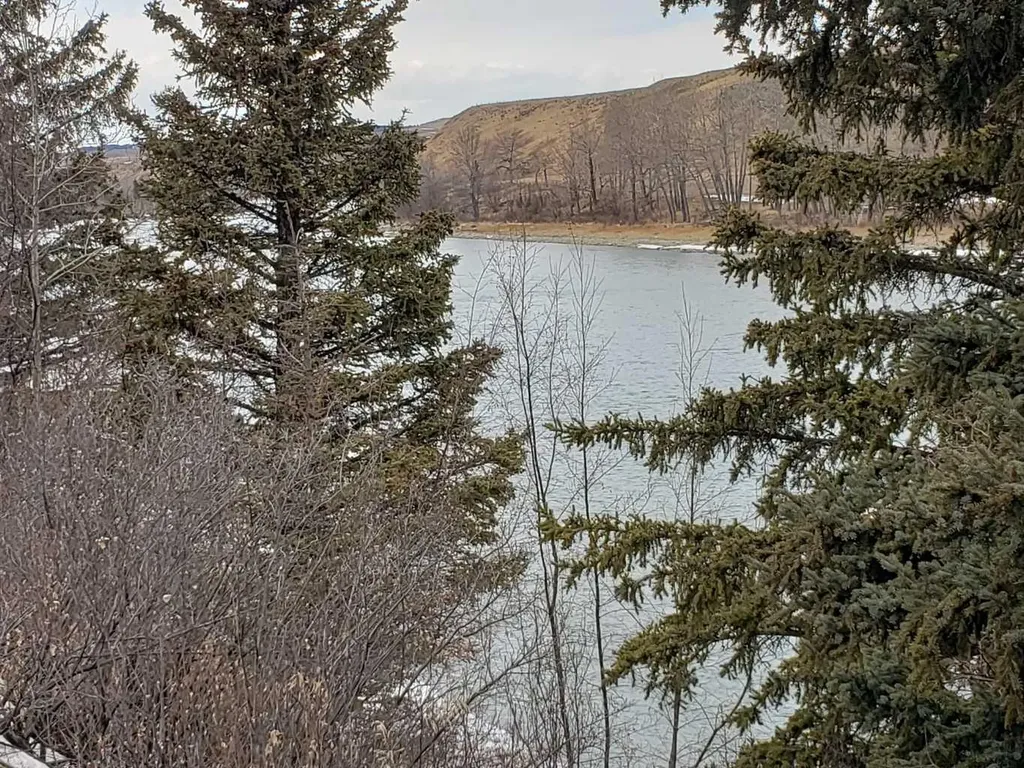 W:5 R:4 T:26 S:7 Q:se &NE,& NW Rural Rocky View County AB T0L1N0