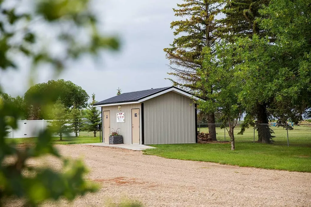 109 Pheasant Road Rosemary AB T0J2W0