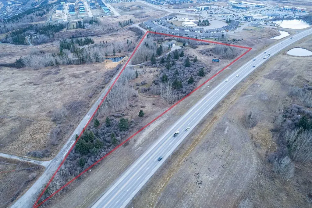 42085 River Heights Lane Cochrane AB T4C 2A4