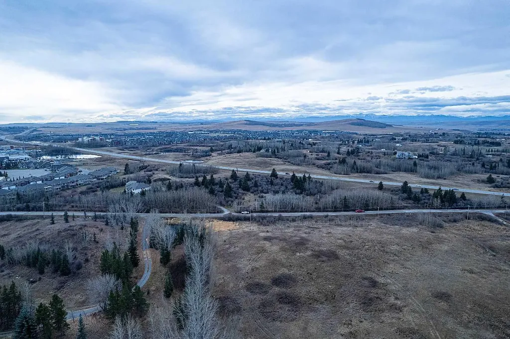 42085 River Heights Lane Cochrane AB T4C 2A4