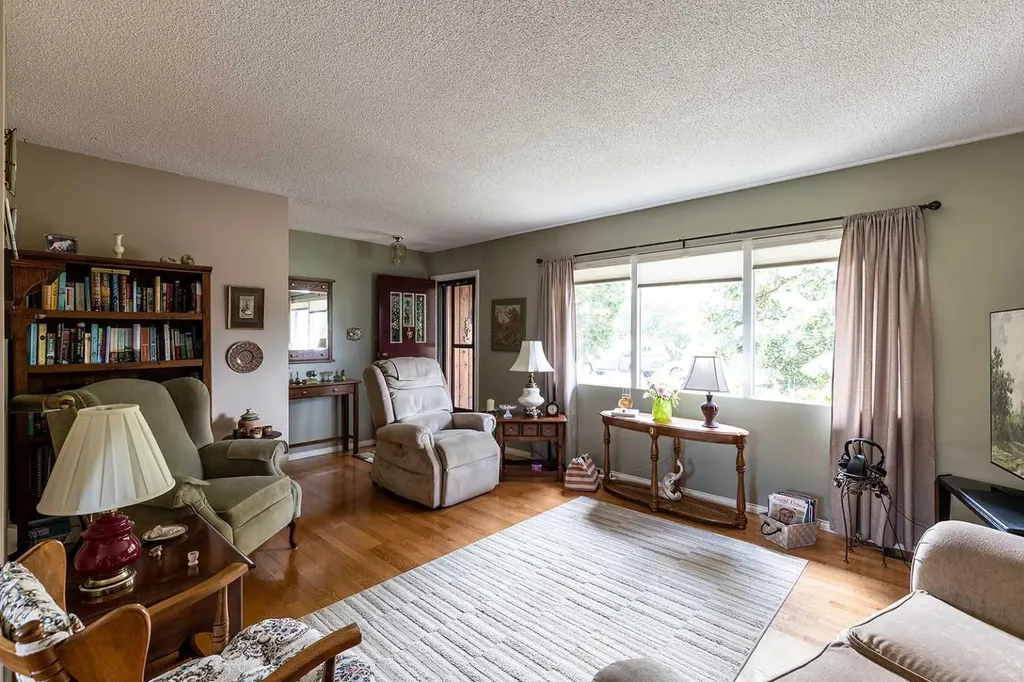 242 11th Street NE Medicine Hat AB T1A 5T2