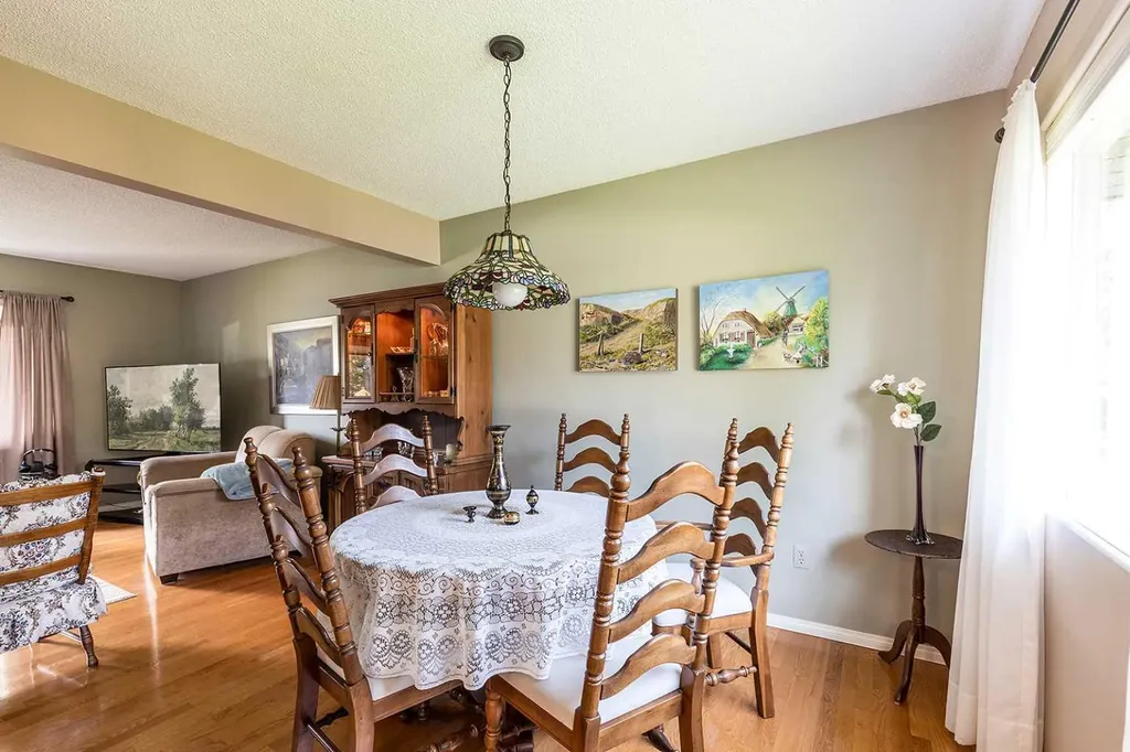 242 11th Street NE Medicine Hat AB T1A 5T2