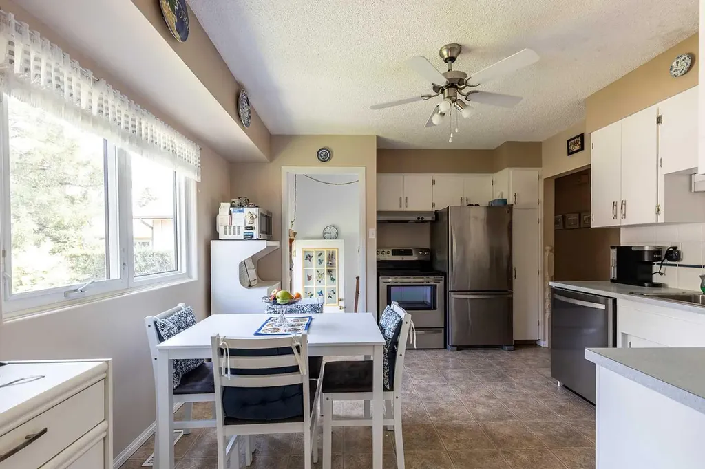 242 11th Street NE Medicine Hat AB T1A 5T2