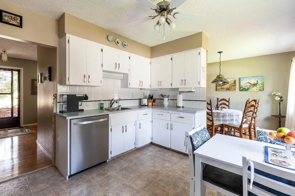 242 11th Street NE Medicine Hat AB T1A 5T2