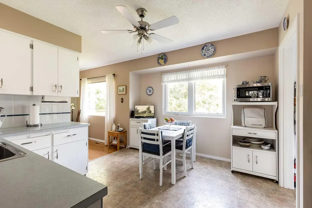 242 11th Street NE Medicine Hat AB T1A 5T2