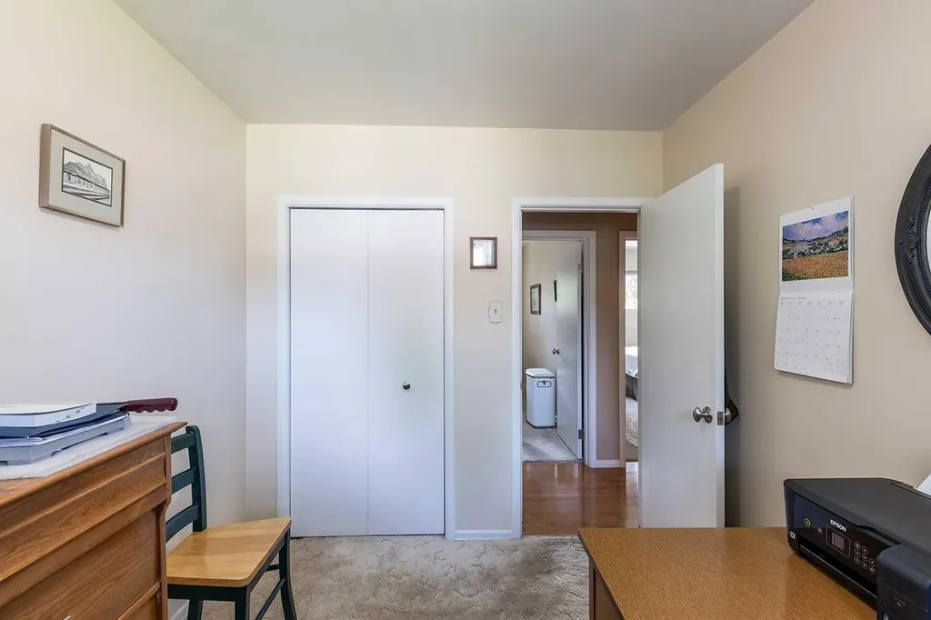 242 11th Street NE Medicine Hat AB T1A 5T2