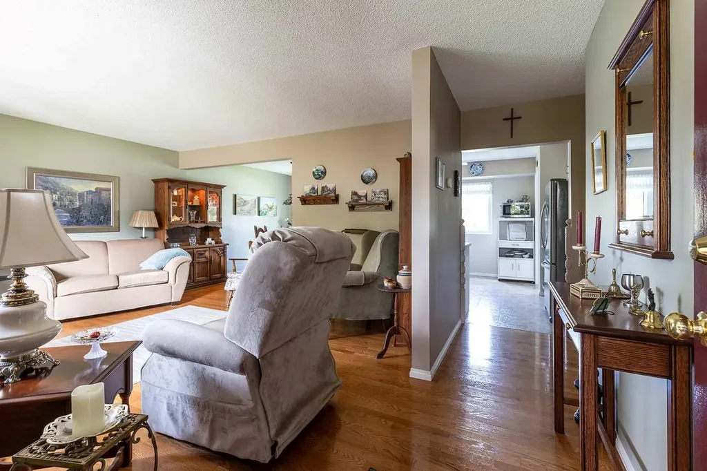 242 11th Street NE Medicine Hat AB T1A 5T2