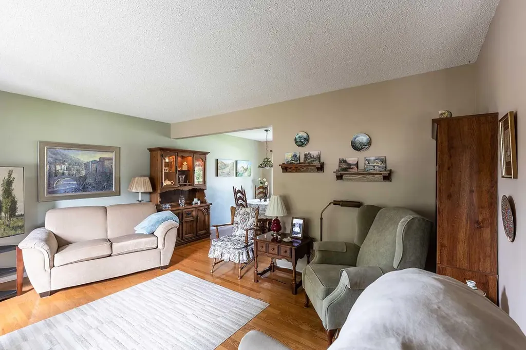 242 11th Street NE Medicine Hat AB T1A 5T2