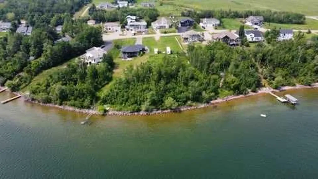 1310 Horseshoe Bay Estates Cold Lake AB T9M 1G8