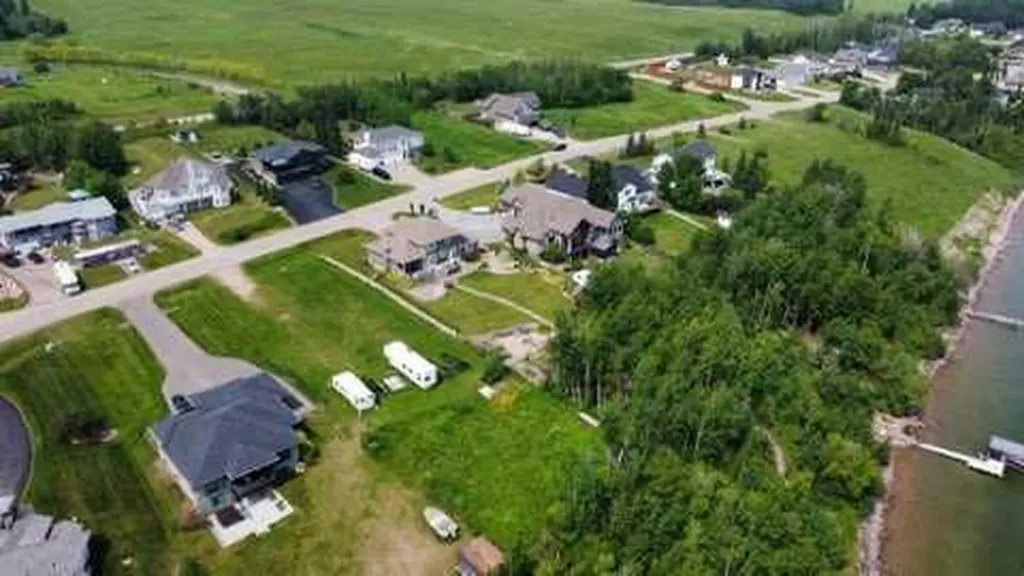 1310 Horseshoe Bay Estates Cold Lake AB T9M 1G8