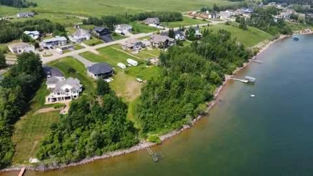 1310 Horseshoe Bay Estates Cold Lake AB T9M 1G8