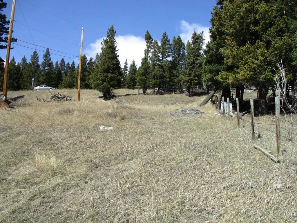 6502 24 Avenue Coleman AB T0K 0M0