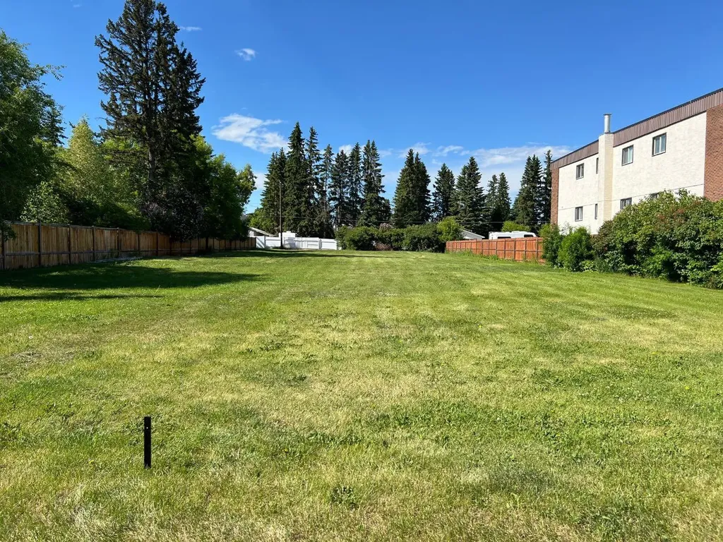 5332 50 Avenue Lacombe AB T4L1K4