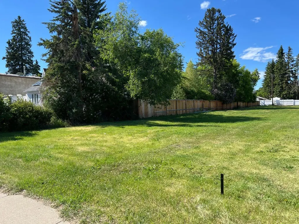 5332 50 Avenue Lacombe AB T4L1K4
