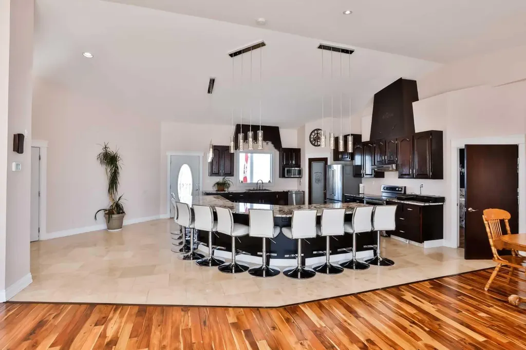 328 Railway Avenue Travers AB T0L 1G0