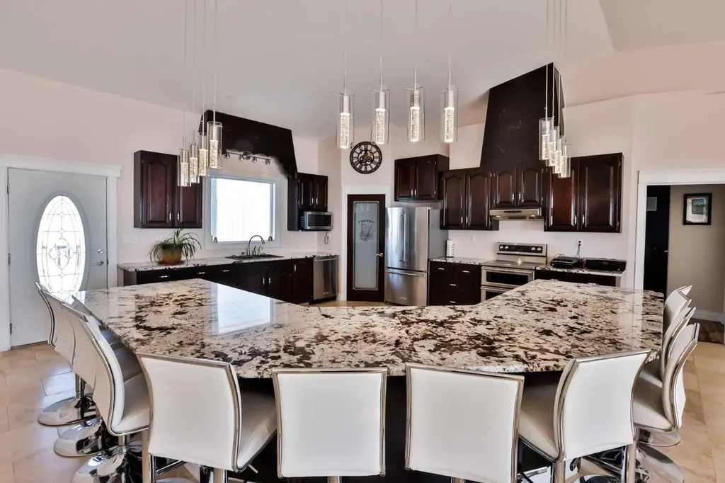 328 Railway Avenue Travers AB T0L 1G0